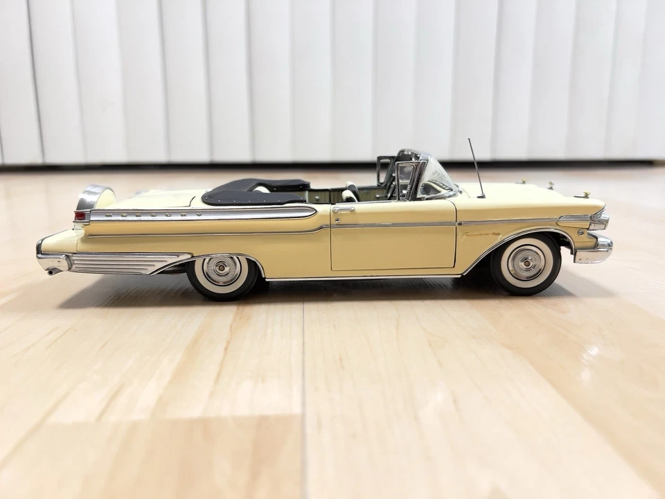 Mercury Turnpike Cruiser 1957 convertible bajo licencia Ford Motor Company Foto 3 de 4