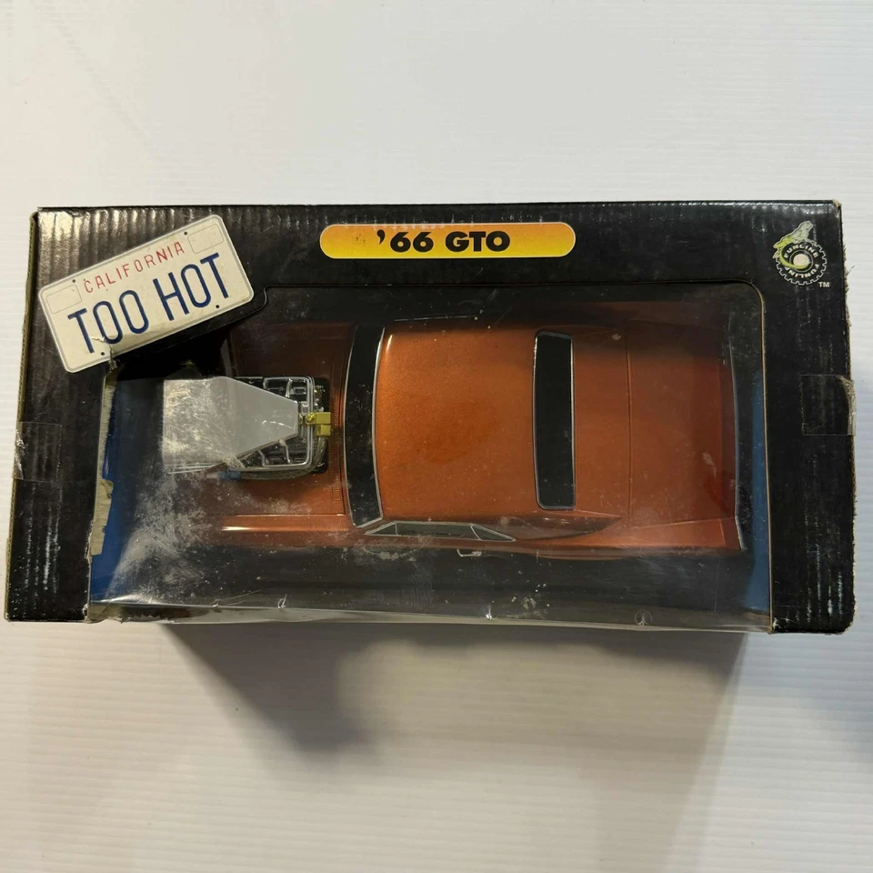 Vintage Muscle Machines Too Hot '66 GTO in ORANGE 1:18 Diecast - Image 2 of 4