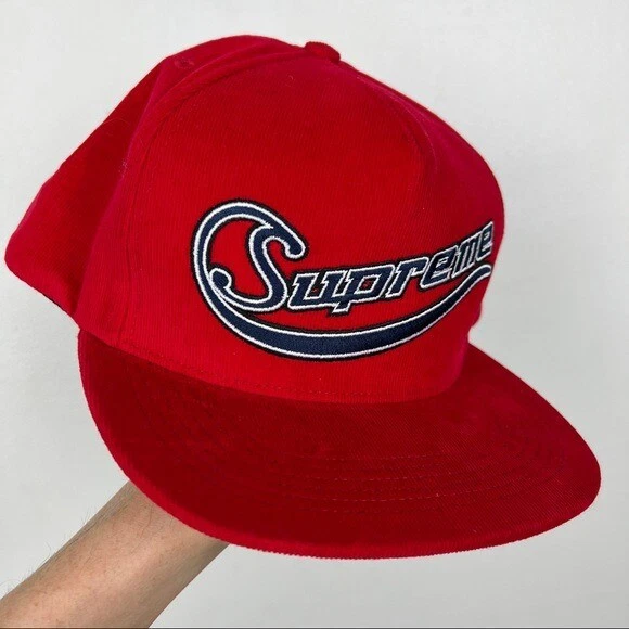 Casquette de baseball Swoosh logo métallisé suprême