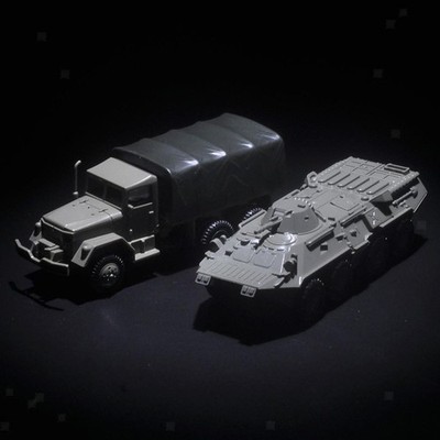 1/72 Gepanzerter Personentransporter M35 Truck &  80 Tank Model Vehicle Scene
