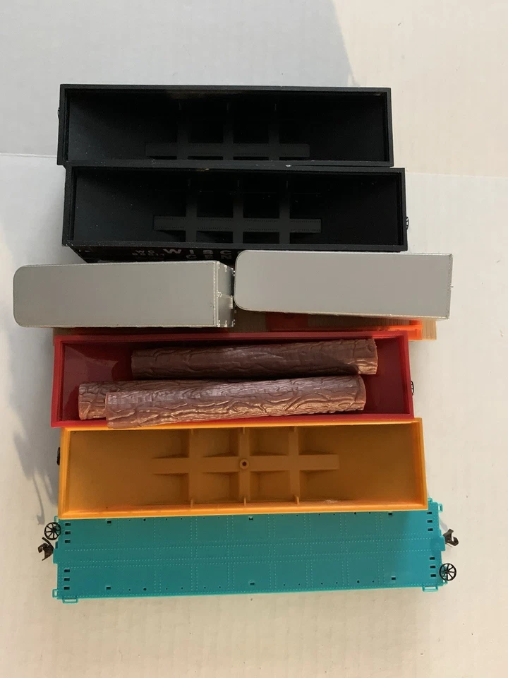 HO Scale Train Cars Lot Of 6 Mixed Brand - Image 3 of 4