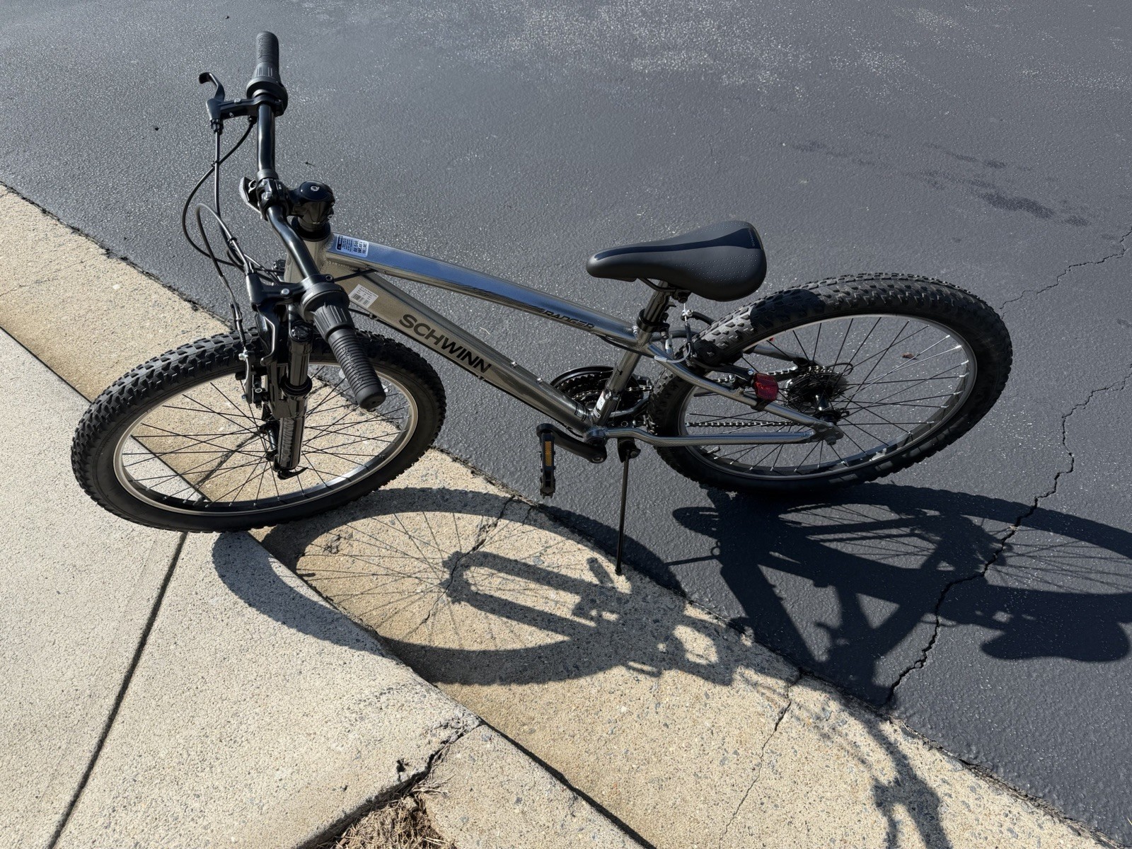 Schwinn Ranger Mountain Bike, 24 Inch Wheel, 21 Speeds, Silv