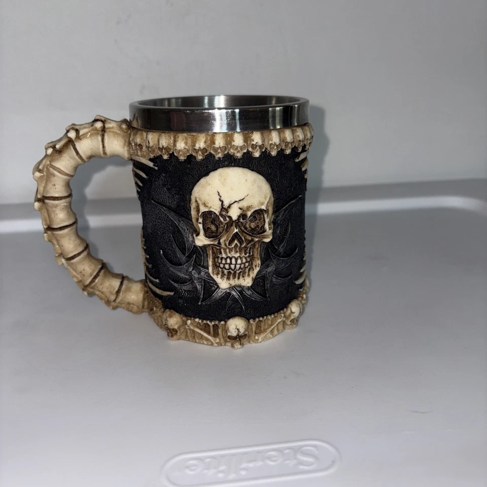 Taza de café calavera vikinga calavera taza de cerveza forro de acero inoxidable Foto 4 de 4
