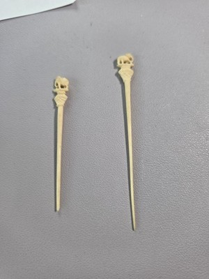 2 VINTAGE HAND CARVED COCKTAIL PICKS OR HAIR STICKS 2''-3'' LONG