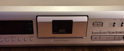 SONY DTC-ZE700 DAT Digital Audio Tape Deck Player Recorder AC100V 50Hz/60Hz JP