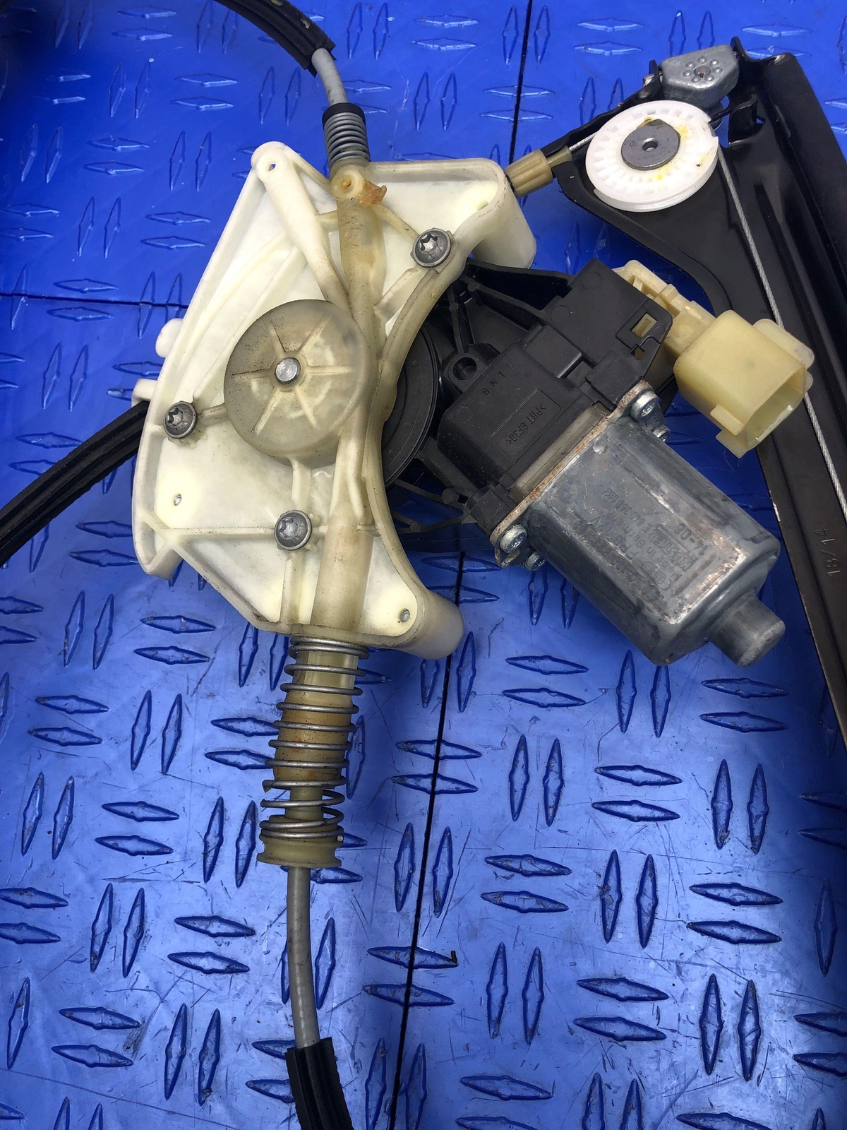 2014 - 2019 MASERATI GHIBLI M157 RIGHT REAR DOOR WINDOW REGULATOR W/MOTOR OEM