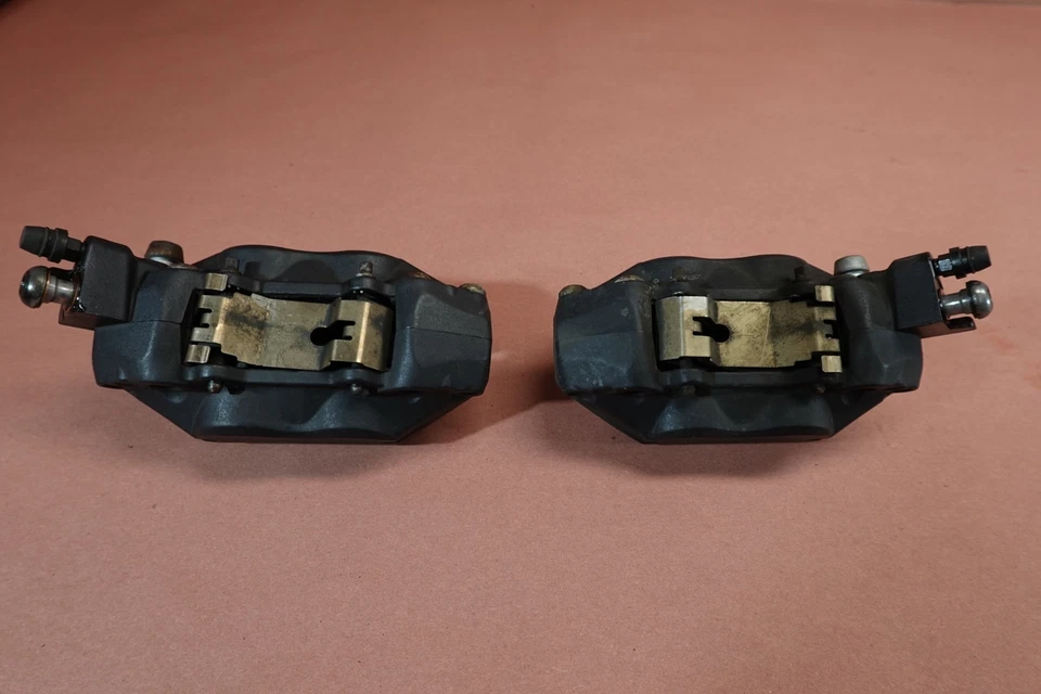 Juego de pinzas de freno delanteras Brembo BMW F800 F800ST 2006-2013 Foto 4 de 4