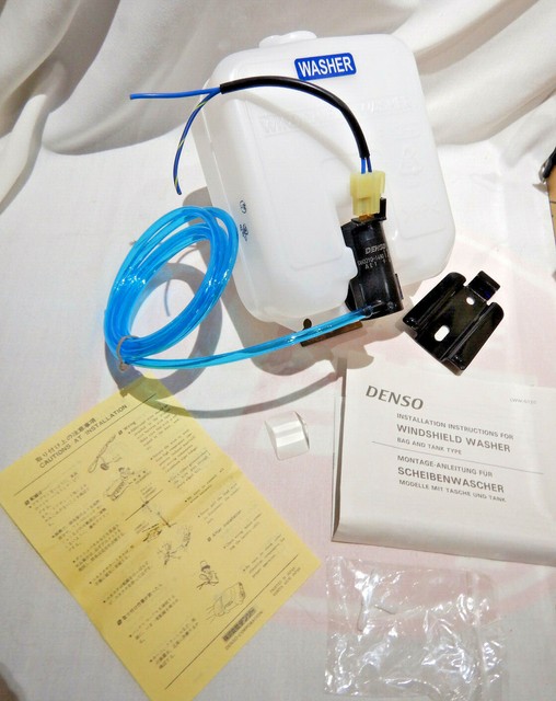 NOS OEM Toyota Land Cruiser Wiper Washer Reservoir Bottle Tank Cap Fj60