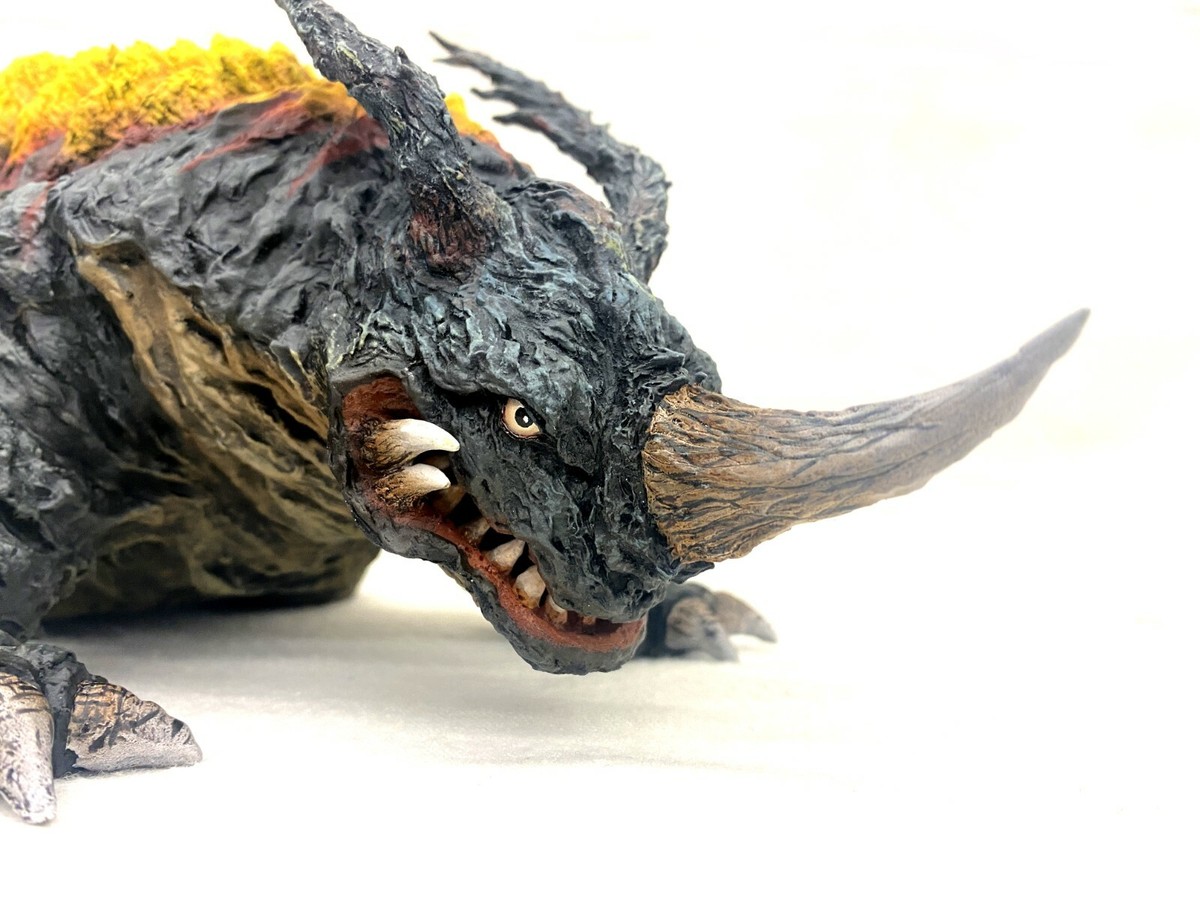 Ultraman Transprant Kaiju Neronga Art Statue 透明怪獣ネロンガ 完成