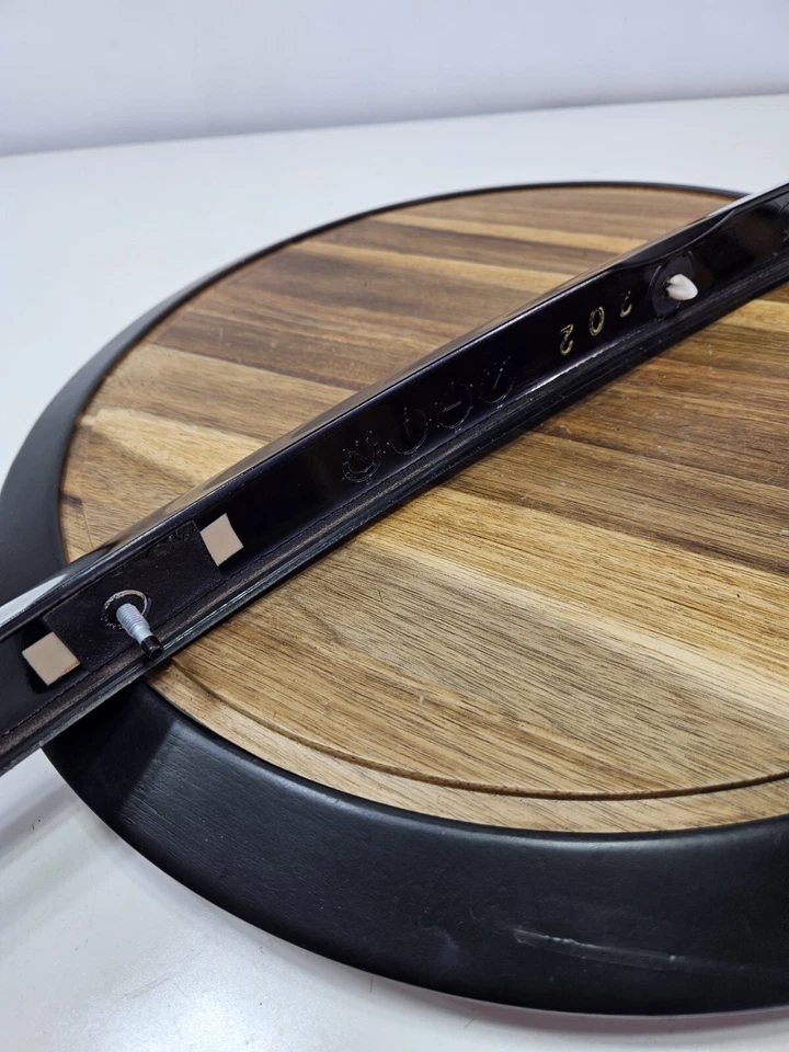 2006 LEXUS GS300 3.0L 6CYL CONJUNTO LABIAL SPOILER TRASEIRO PRETO  - Imagem 3 de 4