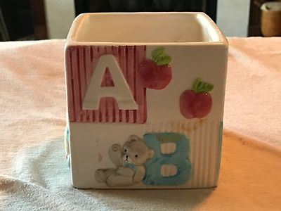 ALAPHBET BOX CERAMIC PLANTER WITH APPLES, BEARS, KIDS TOYS. USED 