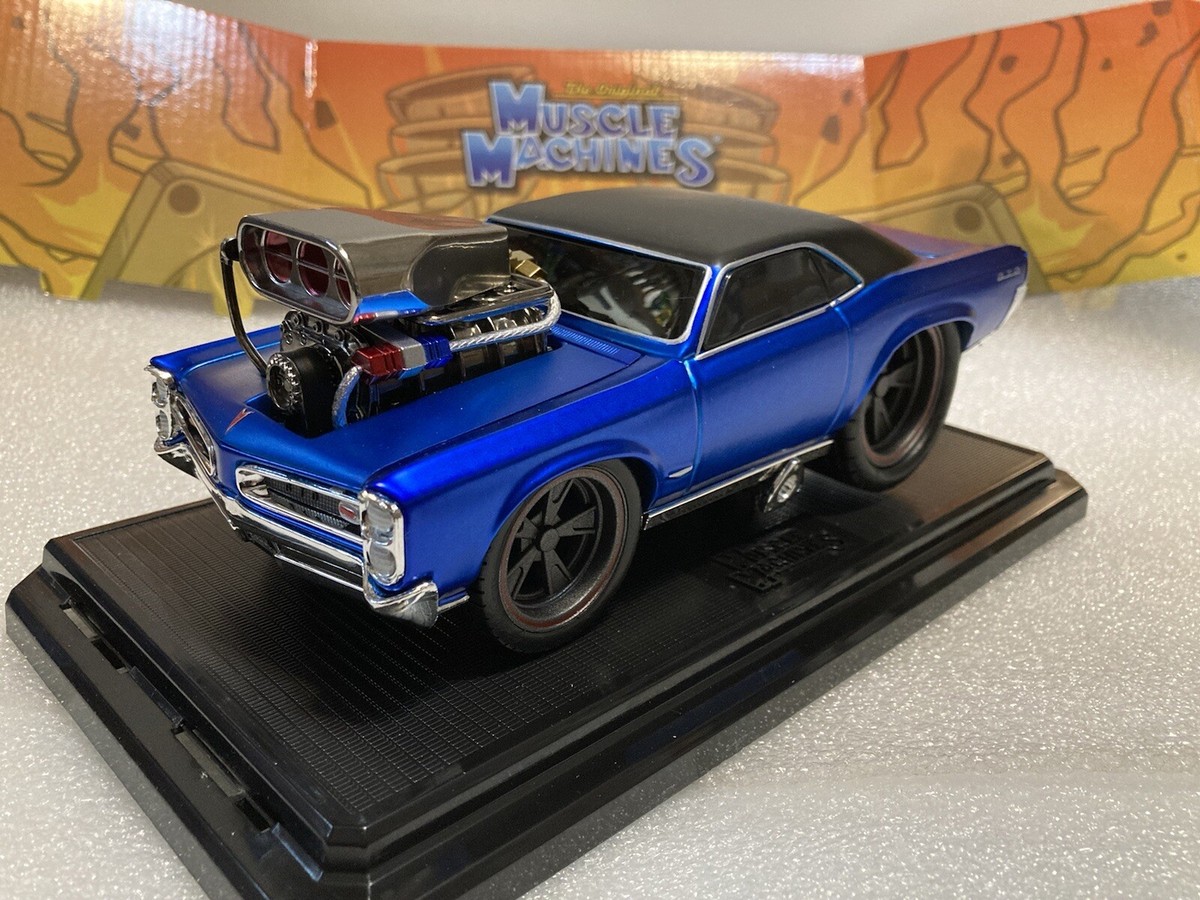 MUSCLE MACHINES 1966 PONTIAC GTO WITH BLOWN ENGINE. 1:24