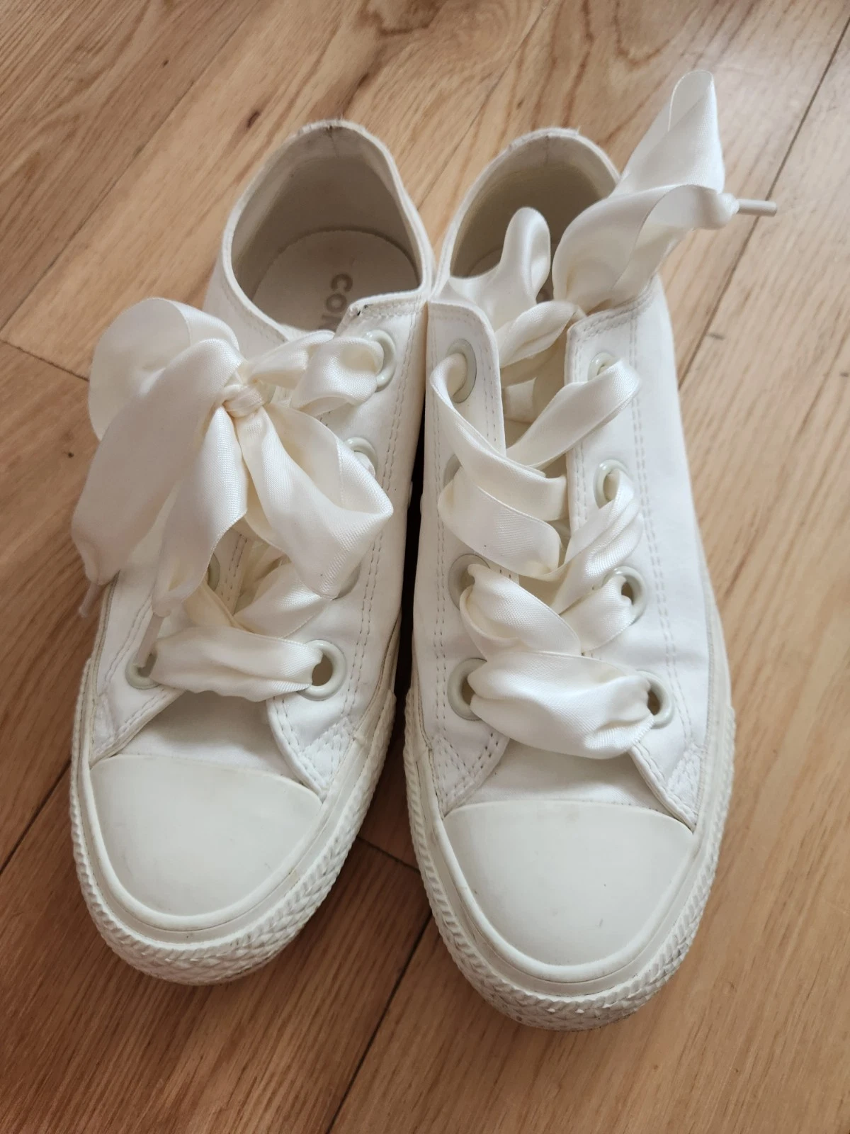 Scarpe da ginnastica Converse All Stars bianche in raso con nastro e pizzo taglia UK 5