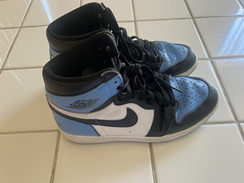 Nike Air Jordan 1 Retro OG High UNC Toe DZ5485-400. Size 8.5.