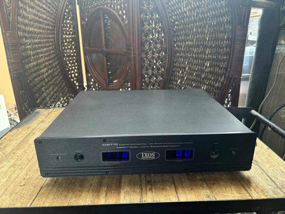 IXOS XHP770 Professional Power Conditioner & Surge Protector - Image 2 of 4