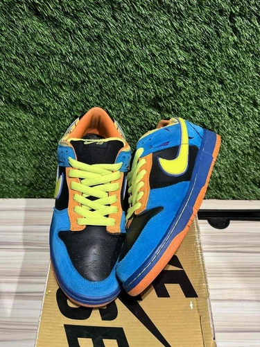 Size 9.5M/11W - Nike SB Dunk Low Skate or Die Sz 9.5M 304292-073 Pre-Owned