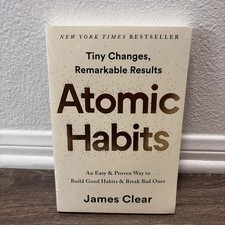*Atomic Habits* Paperback by James Clear Buil...