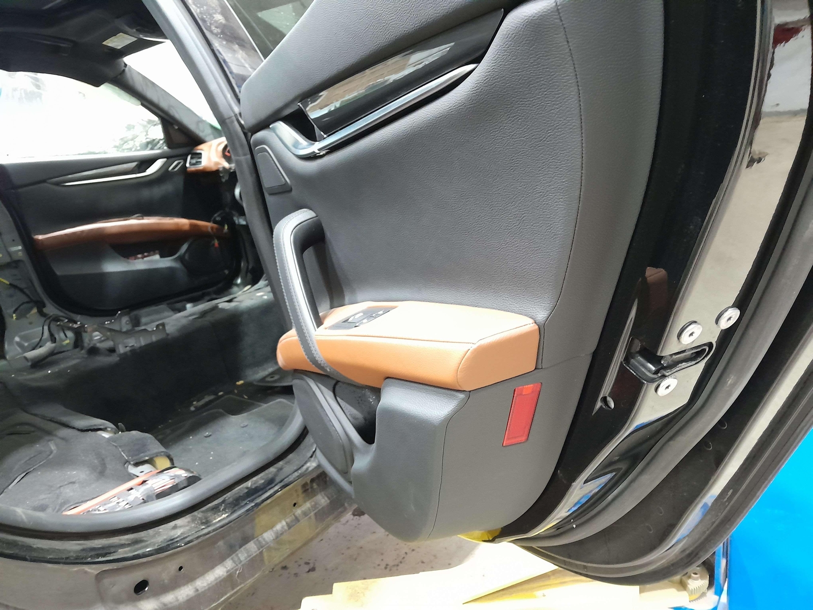 14-24 Maserati Ghibli Rear Door Trim Panel Right Passenger Side Brown Leather