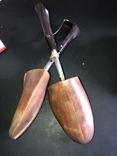 Vintage Travel Tree Shoe Keepers Rochester #6 Plastic Handle 