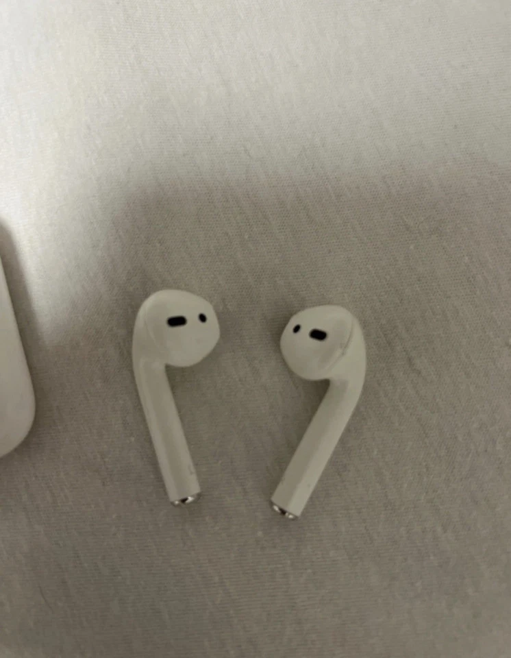 Apple AirPods 1. Generation mit Ladecase - Weiß - Bild 2 von 4