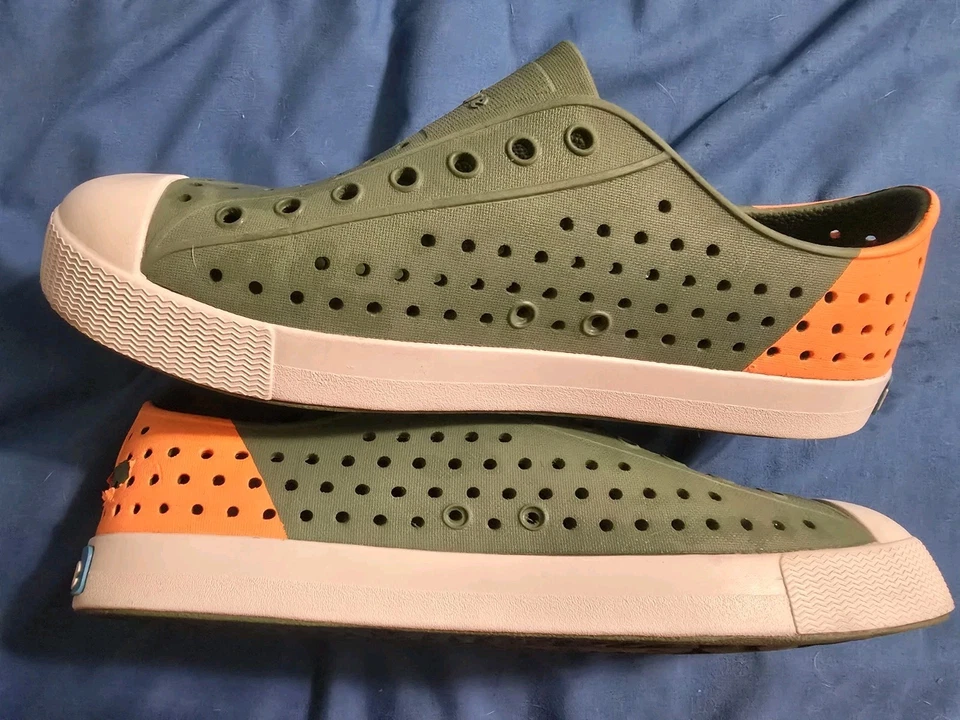 Native Jefferson Block Slip On Sneaker Size J5 Army Green/Orange Peeling On Back - Image 4 of 4