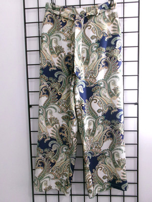 INDUSTRY REPUBLIC CLOTHING   MEDIUM==LIGHT WEIGHT /  PAISLEY /  PULL ON / PANTS