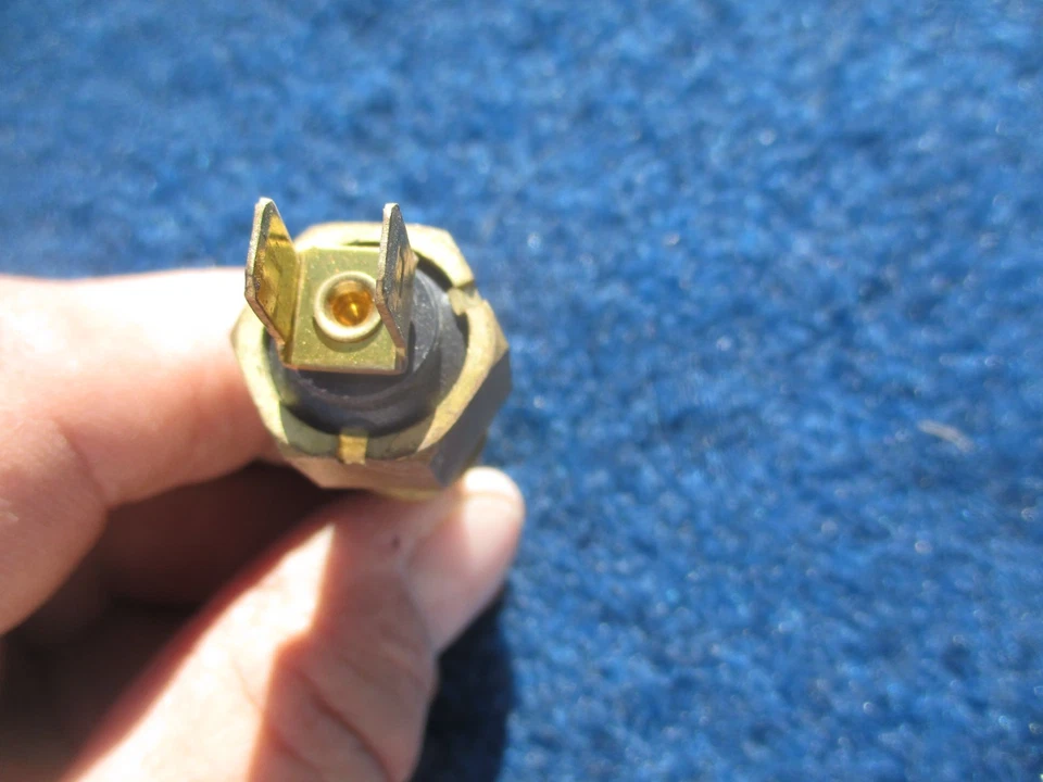 1956 1957 Lincoln Premier Capri Convertible NOS Engine Temperature Sending Unit - Image 2 of 4