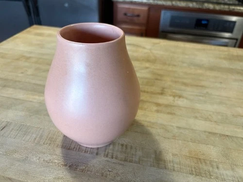 Vintage 1940s M Series Red Wing Rumrill Murphy Era Garden Club M5003 Pink Vase