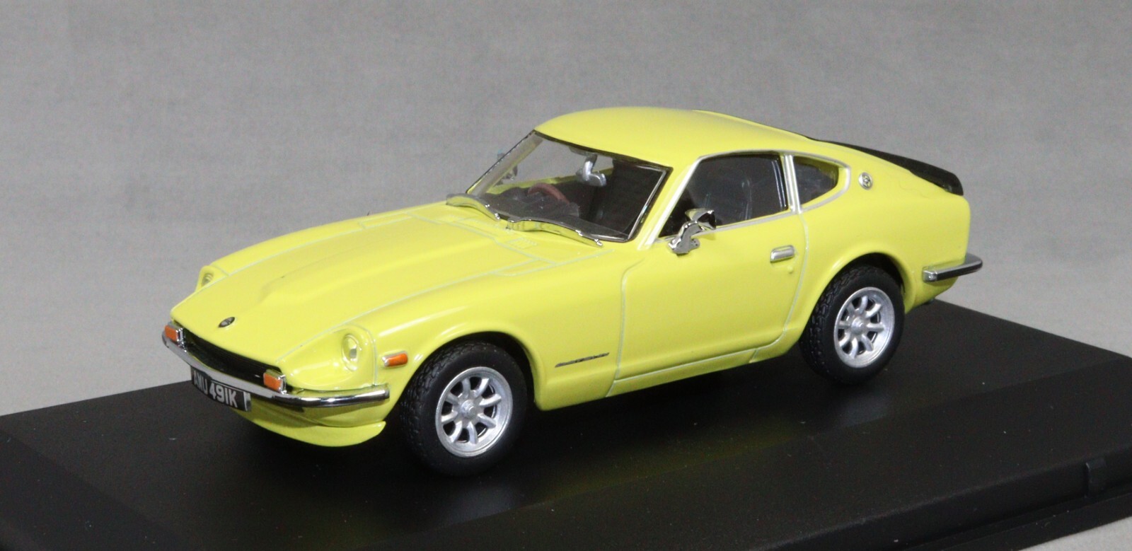 Oxford Diecast Datsun 240Z in Yellow 1971 DAT002 1/43 NEW
