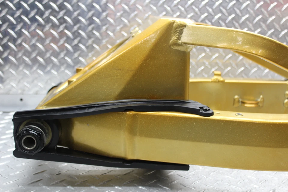 Suzuki Hayabusa GSX1300R 2003 suspensión basculante trasera  Foto 3 de 4