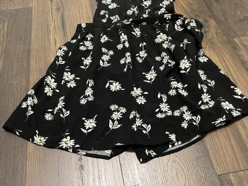 Art Class Romper Girl’s XXL 18 Black Flowers Daisies Shorts Overalls - Picture 13 of 18