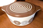 Vintage Pyrex Cosmopolitan Bullseye Casserole Dish With 475 Lid 2.5 Quart
