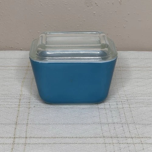 Vintage pyrex Blue 501 B Refridgerator Dish w Lid #1