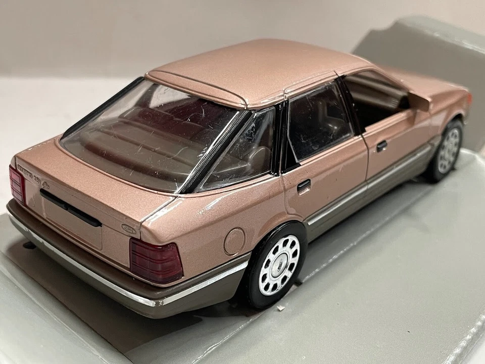 SCHABAK 1:25 Ford Scorpio Diecast auto - Immagine 3 di 4
