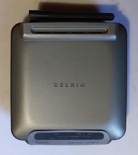 Belkin F5D7230-4 Wireless Router with 802.11b/g 4-port Switch for WiFi Network - Photo 2/6
