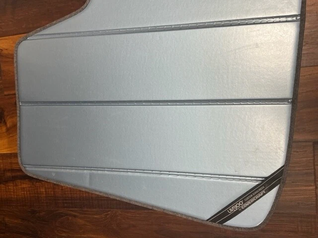 Protector solar CoverCraft usado para Venza con luz alta automática 2009-15 UV11275BL U Foto 3 de 4