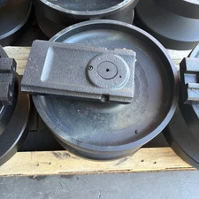 7240006 FRONT IDLER FITS FOR BOBCAT T590 T630  T650  T740  T750  T76 T86 T770