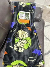 Peanuts Snoopy Woodstock Halloween Mummy Costume 50 x 70" Throw Blanket Bats NEW