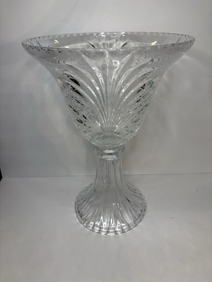 Towle Crystal 24% Lead Crystal Signed Centerpiece