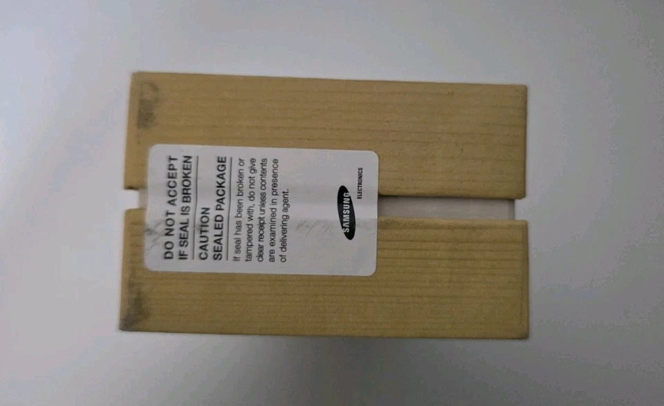 Samsung Galaxy S4 - 16 GB - White Frost (Unlocked) SEALED NEW RARE - Image 2 of 3