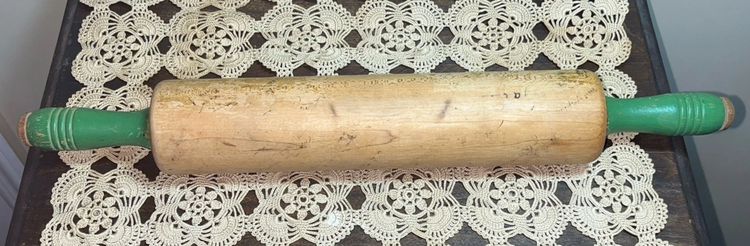 Vtg 1940’s Wooden Rolling Pin Farmhouse Cottage Green Handles 17.5”Lx7.5”C