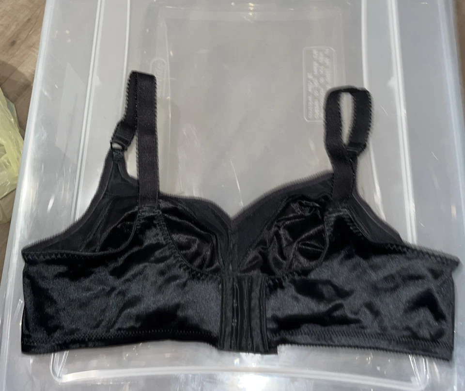 Sutiã Bali 3820 suporte flexível cobertura total cetim sem fio feminino 42C preto - Imagem 3 de 3