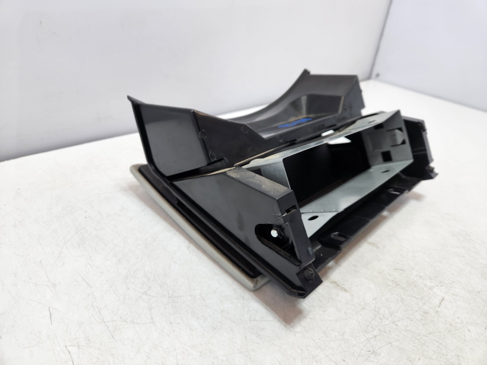 ✅ 03-08 OEM Maserati Quattroporte M139 Dashbaord CD Changer Lid Cover Trim Gray