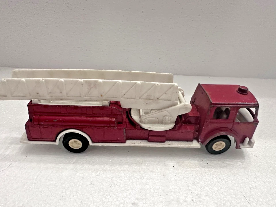 Vintage Lot Tootsietoy (8) Emergency Rescue Vehicles Made In USA - Image 2 of 4