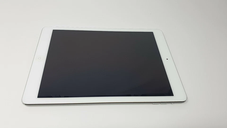 LIMITED OFFER PRICED GRADE A Apple iPad Air 128 GB, Wi-Fi + 9.7in - Silver - Image 2 of 4