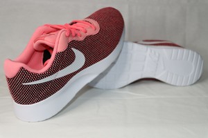 nike wmns tanjun racer