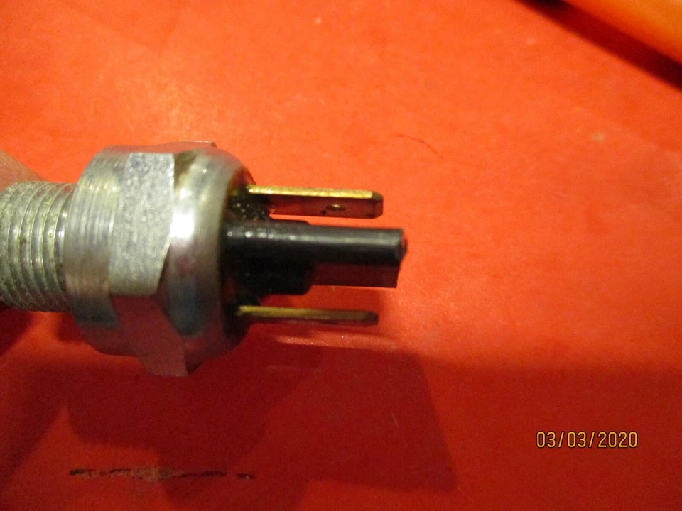 BMW--SAAB -- 1966-994--INTERRUPTOR DE RESPALDO Foto 2 de 2