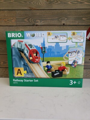 [NEW] Brio World Wooden Railway Starter Set #33773