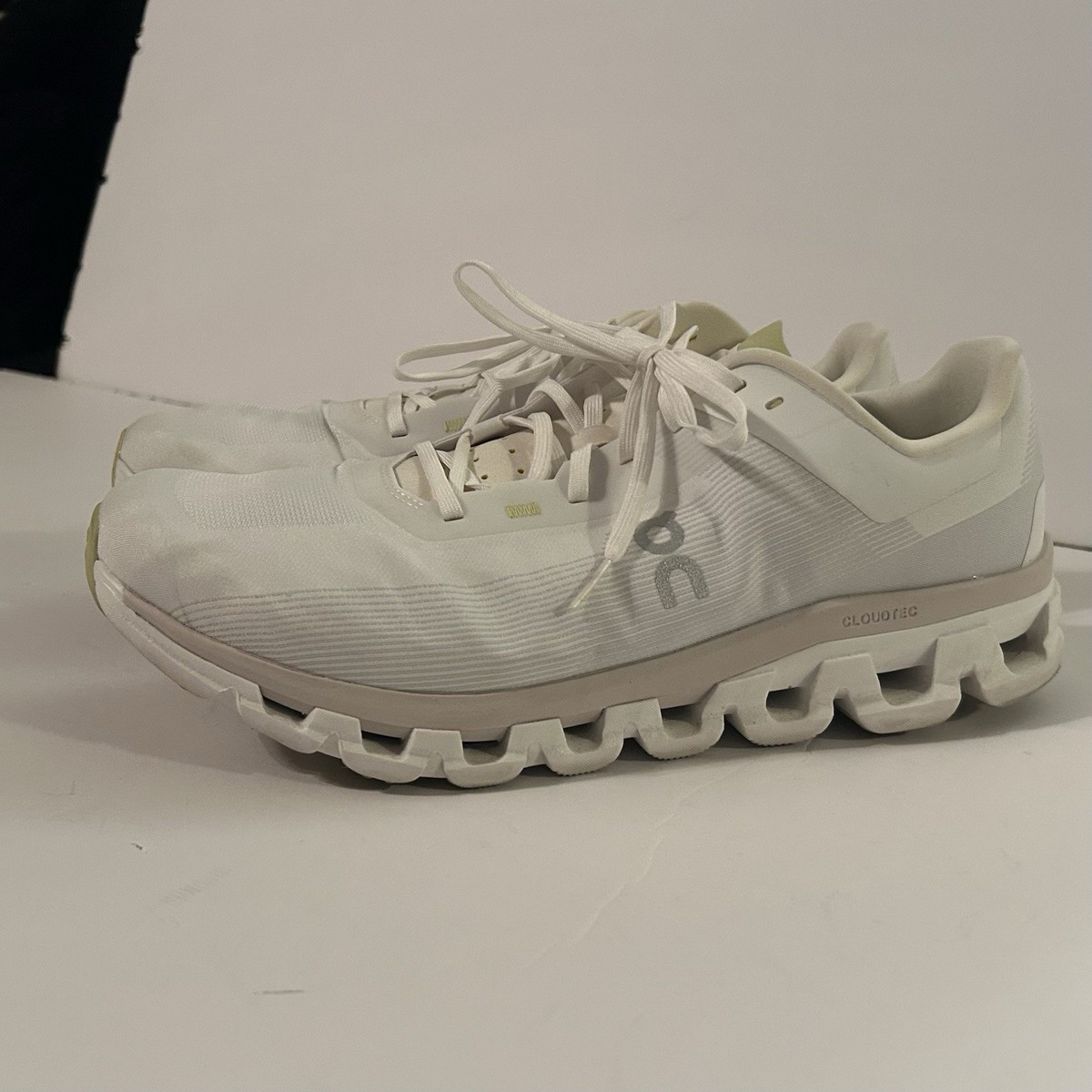 ON Cloudflow 4 White/Sand Running Shoes Mens Size 13 | eBay