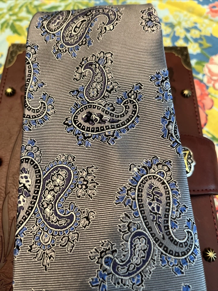 Colección de firmas JOS.A.BANK. CORBATA SEDA 58X3,5" ANCHO Plata Paisley Foto 3 de 4